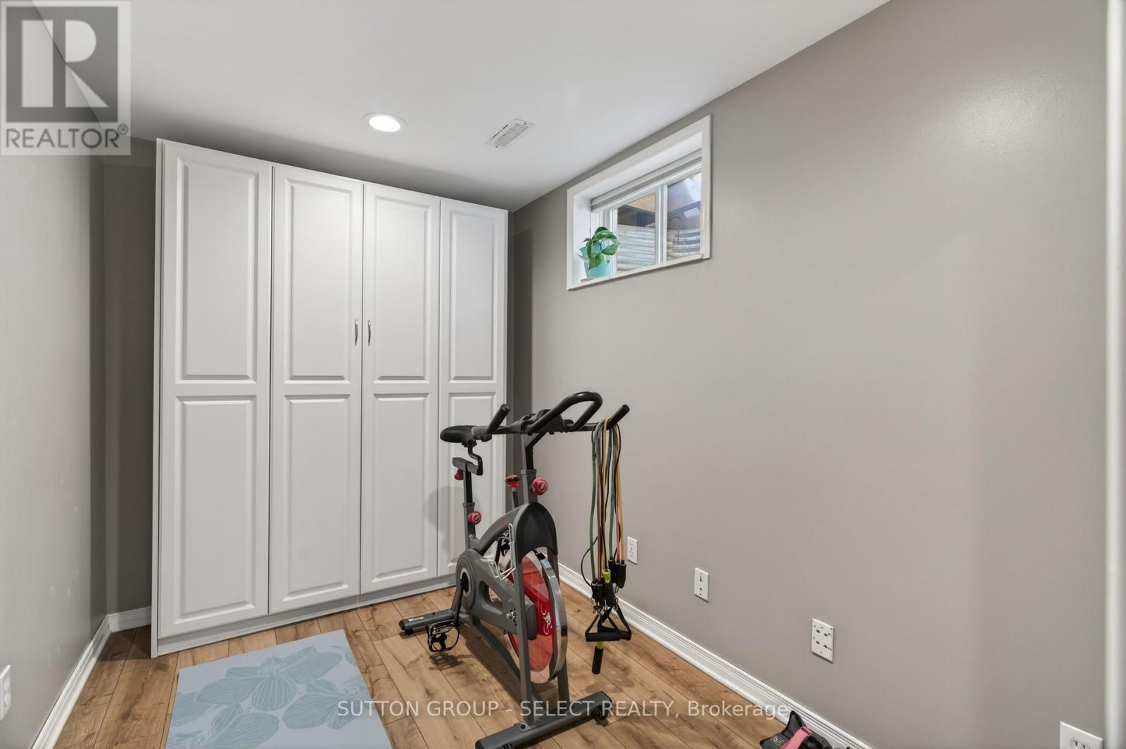 1872 DOWNES COURT - 33