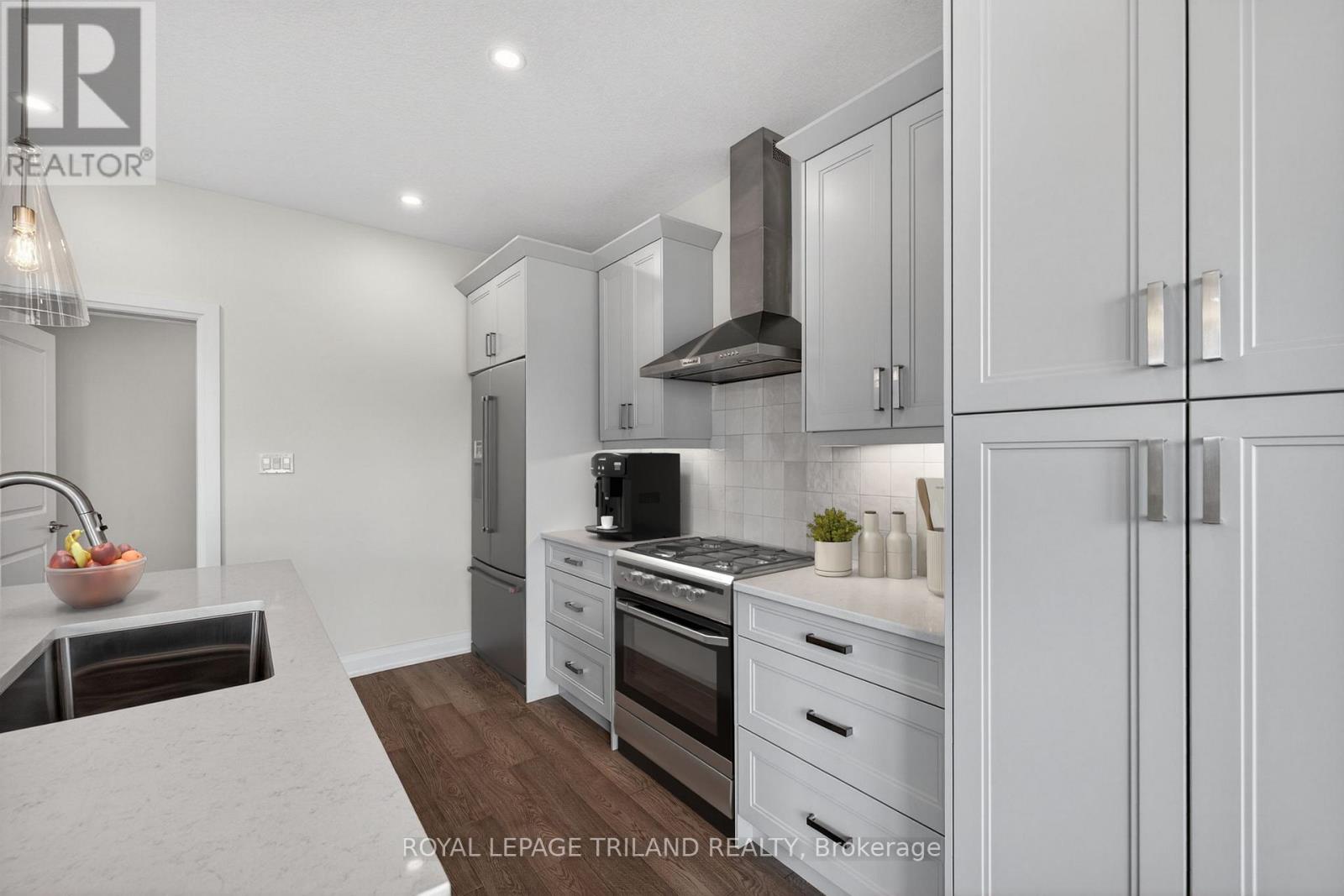 47 ALLISTER DRIVE - 17