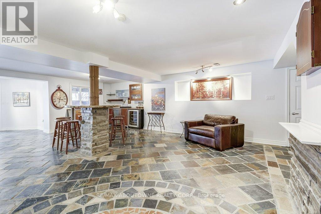 2080 MCKERLIE CRESCENT - 30