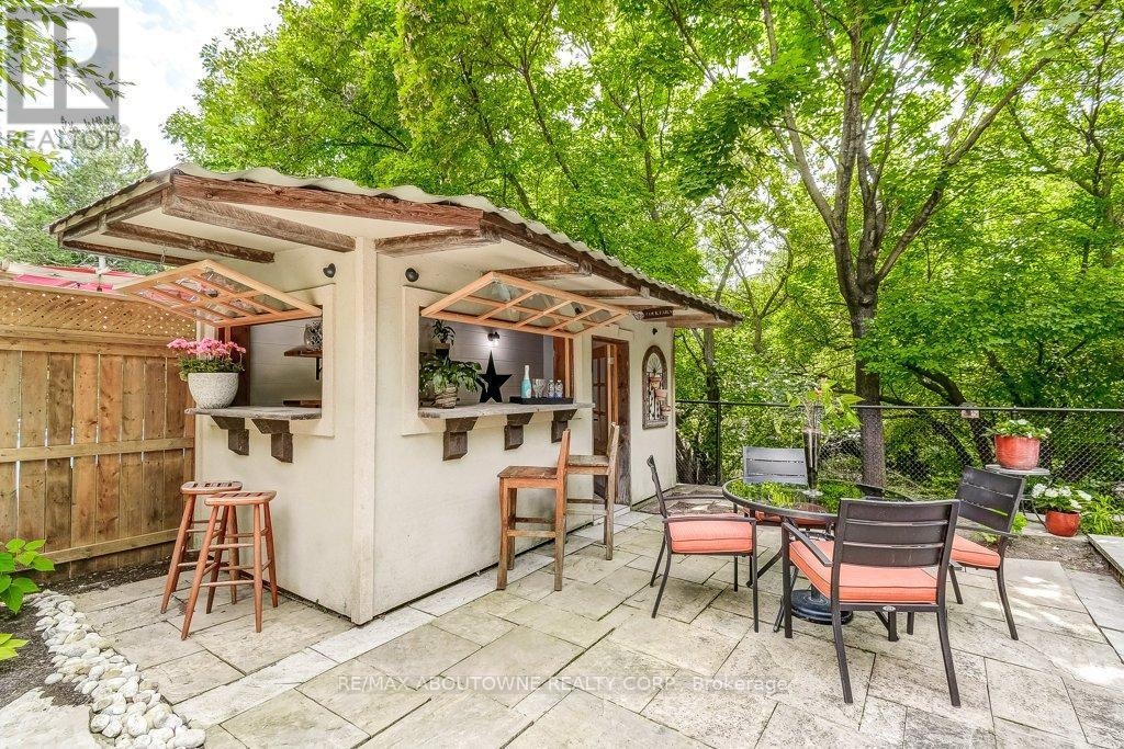 2080 MCKERLIE CRESCENT - 42