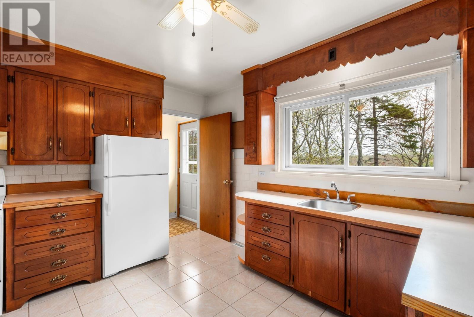 Property 29 of 48 of 92 Joffre Street