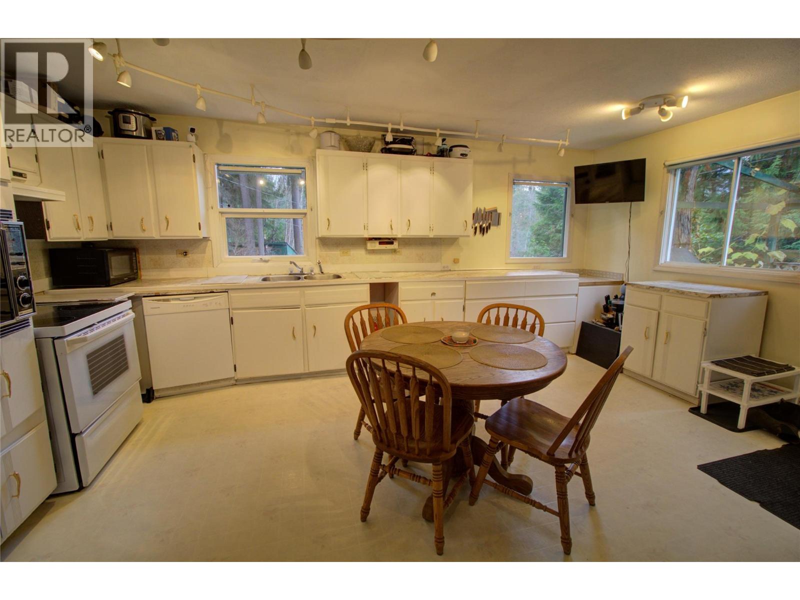 7802 BRYDGES Road - 4