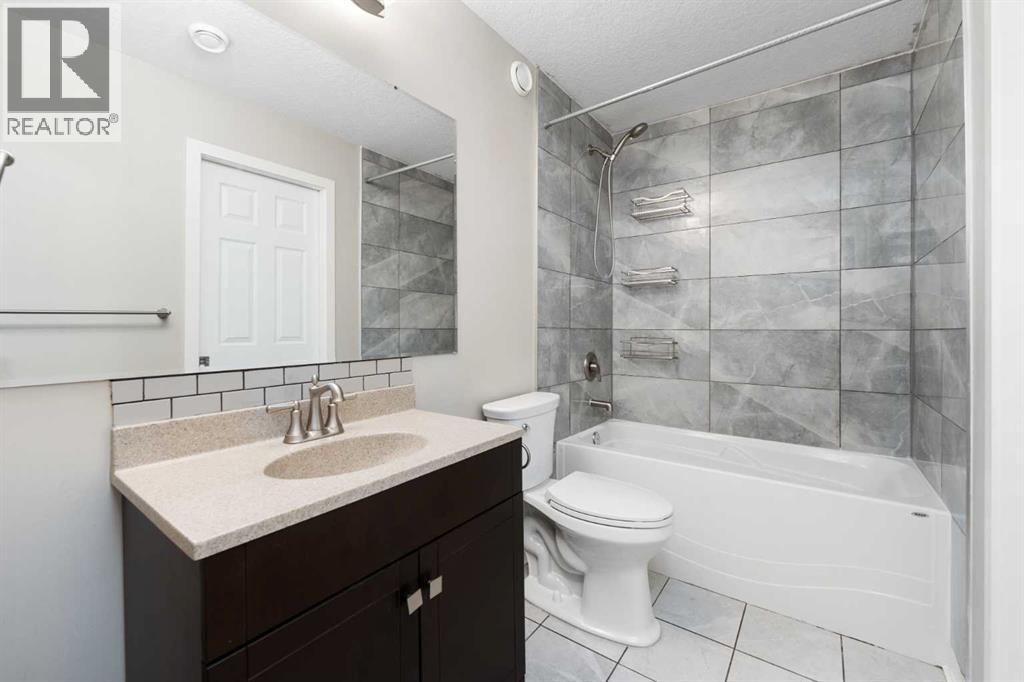 229 Kingsbury Close SE - 37