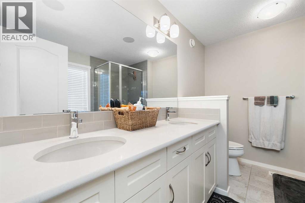 229 Kingsbury Close SE - 21