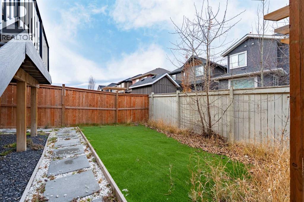 229 Kingsbury Close SE - 42