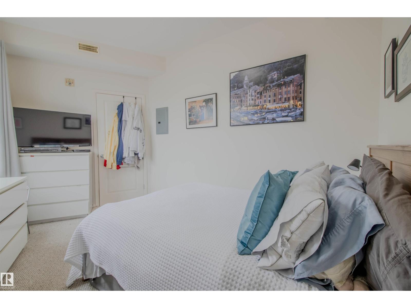 #171 4823 104A ST NW - 19