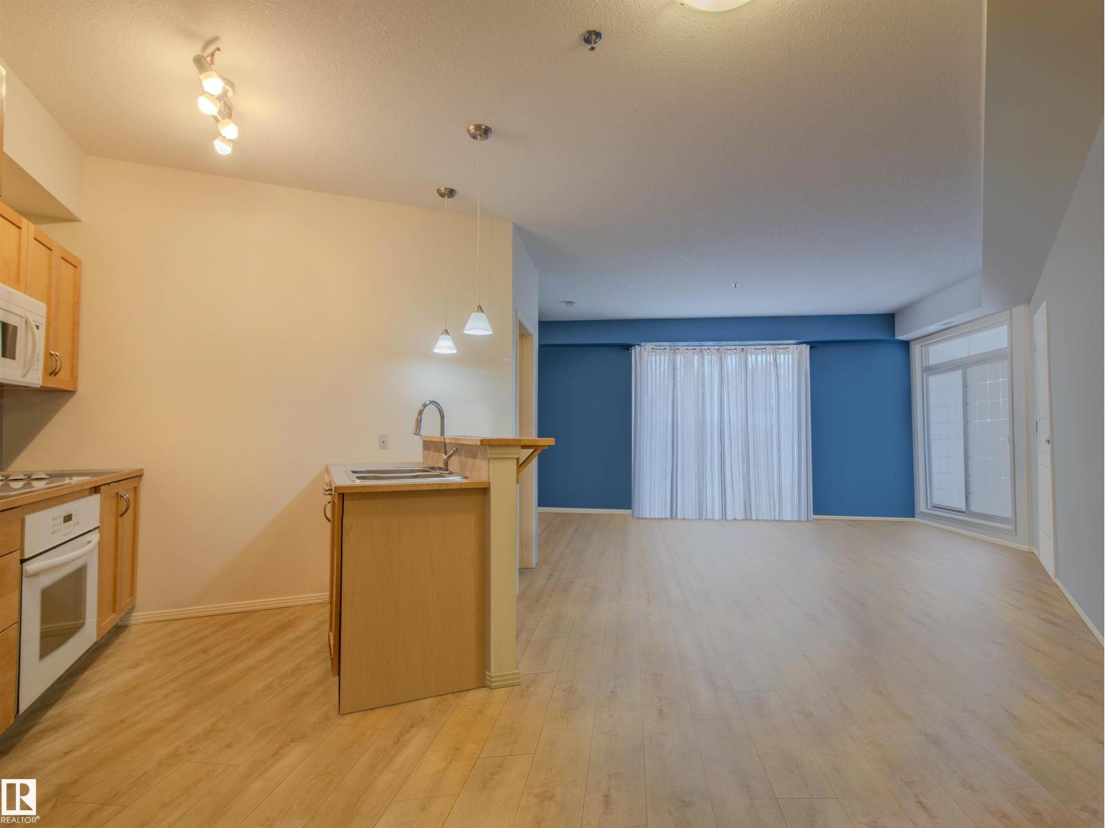 #171 4823 104A ST NW - 14