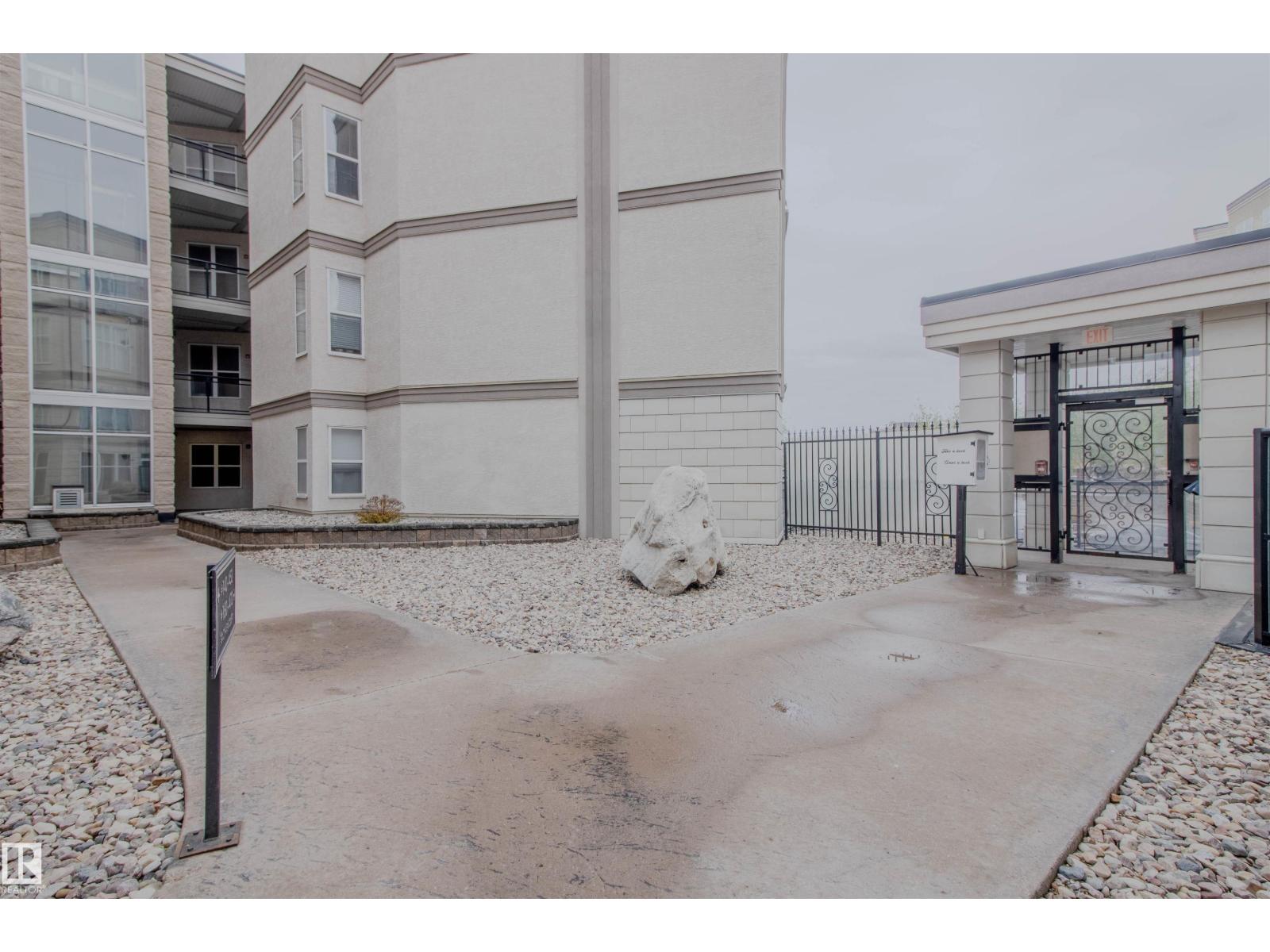 #171 4823 104A ST NW - 27