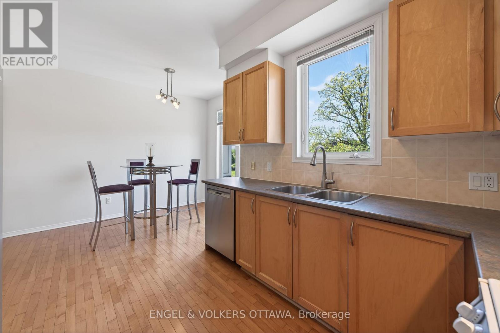 27 BRIARWAY PRIVATE - 20