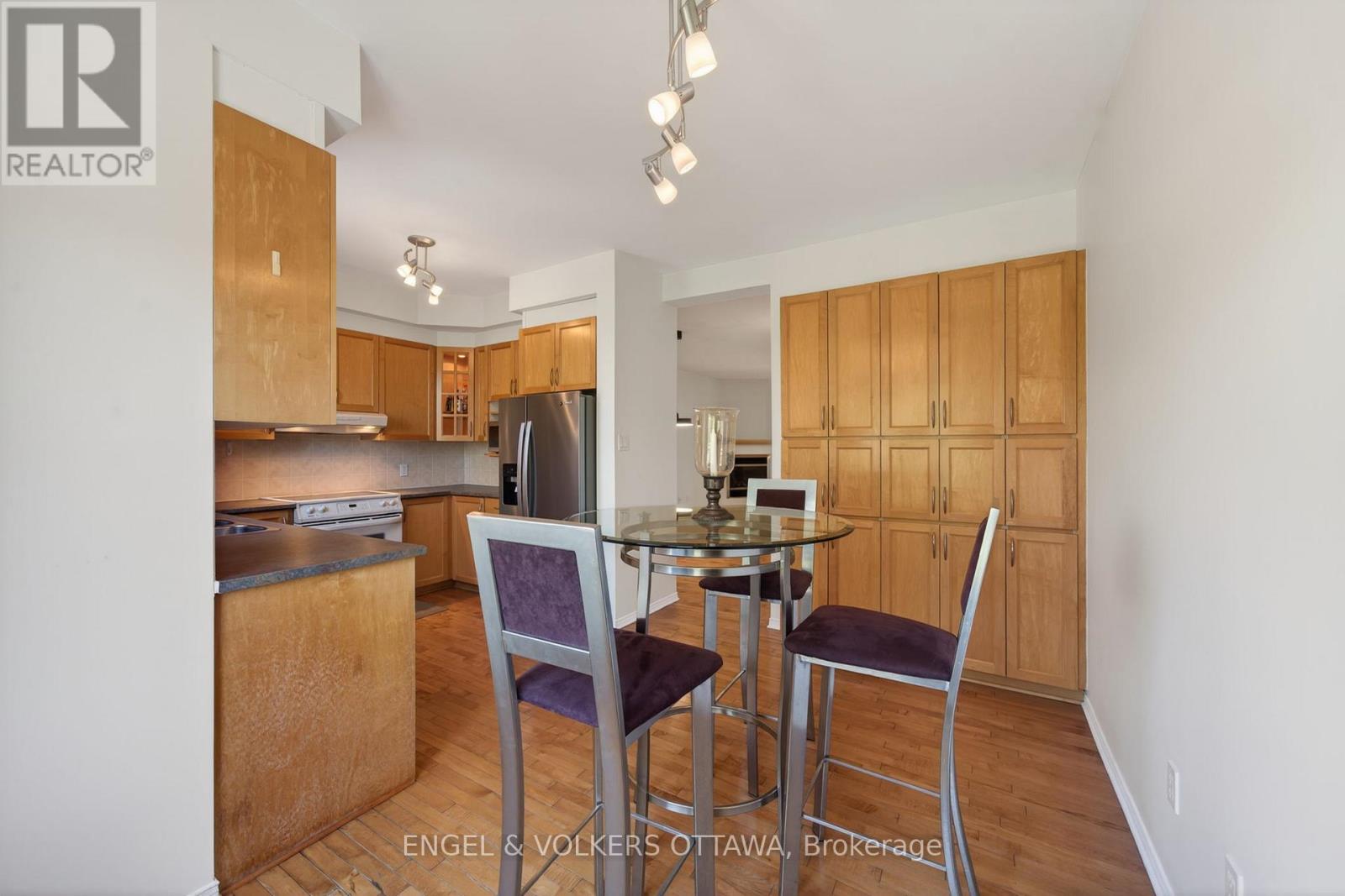 27 BRIARWAY PRIVATE - 22