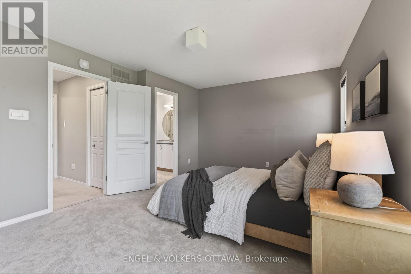 27 BRIARWAY PRIVATE - 25