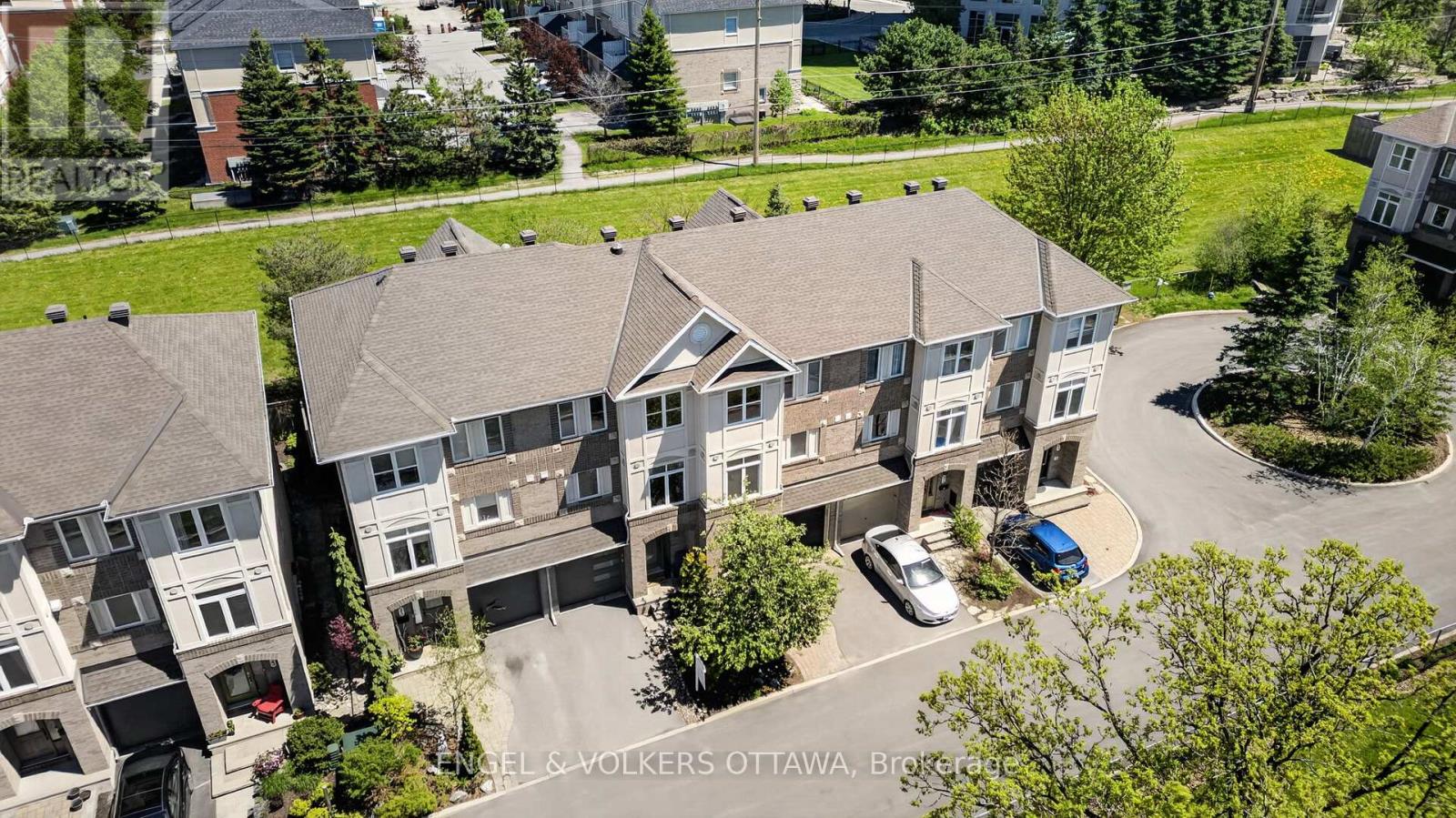 27 BRIARWAY PRIVATE - 36