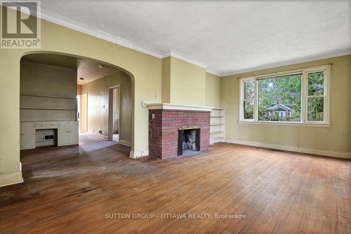 1471 CAVENDISH ROAD - 10