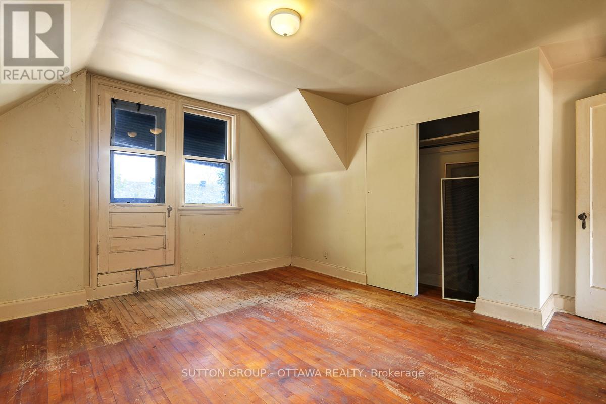 1471 CAVENDISH ROAD - 25