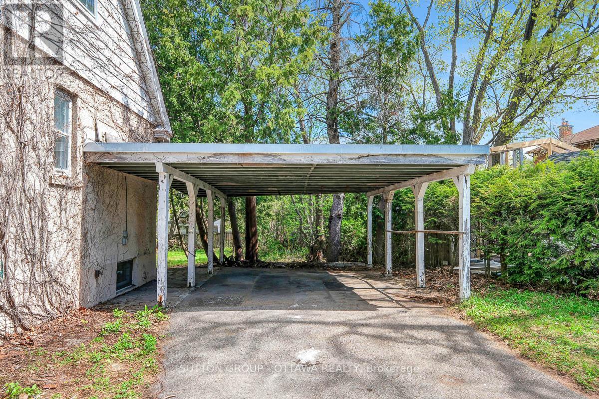 1471 CAVENDISH ROAD - 26
