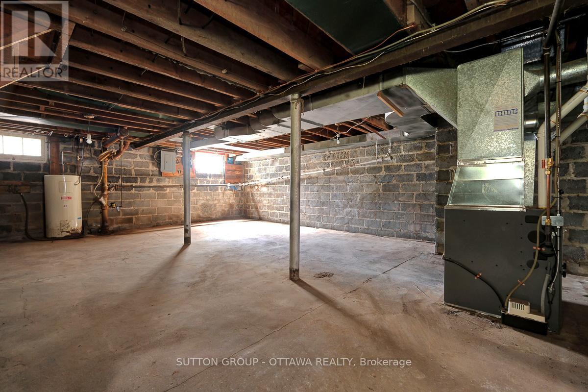 1471 CAVENDISH ROAD - 32