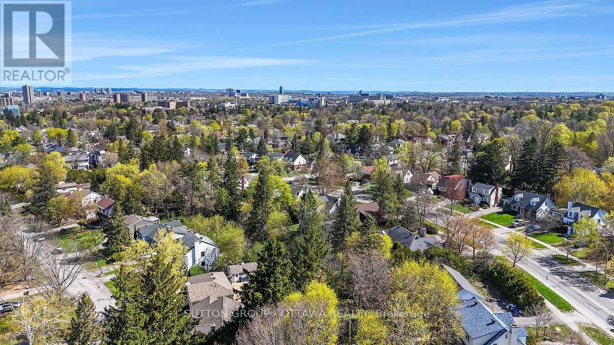 1471 CAVENDISH ROAD - 34