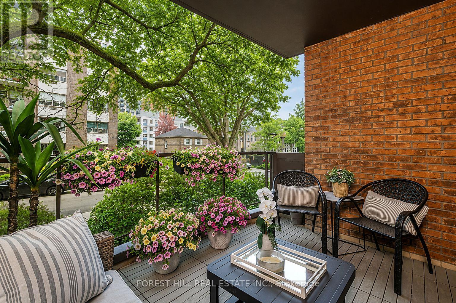 #205 350 LONSDALE ROAD - 16