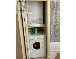 902 - 284 Bloor Street W, Toronto, ON M5S3B8 Photo 14
