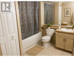 902 - 284 Bloor Street W, Toronto, ON M5S3B8 Photo 15