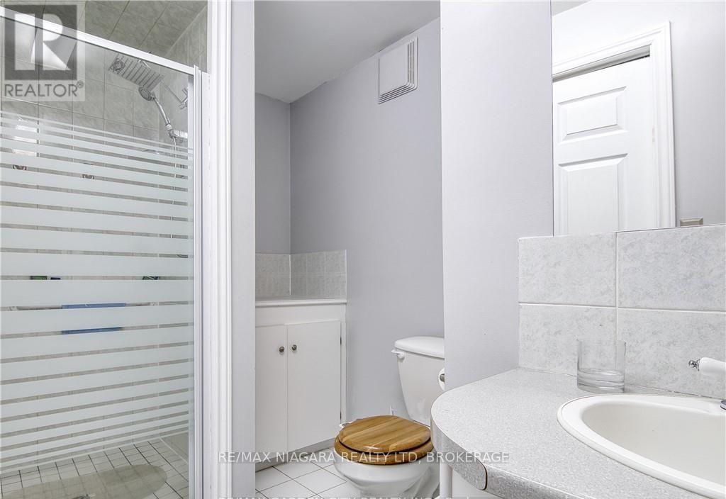 8165 MOUNT OLIVE CRESCENT - 35