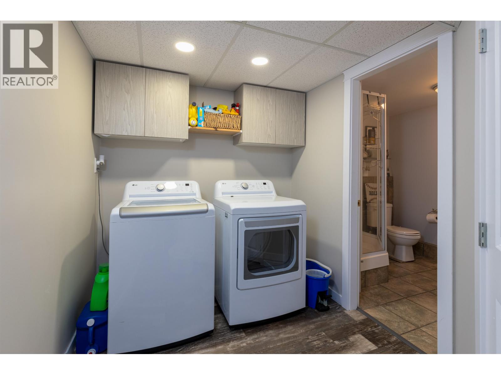 2190 CHURCHILL DRIVE - 19