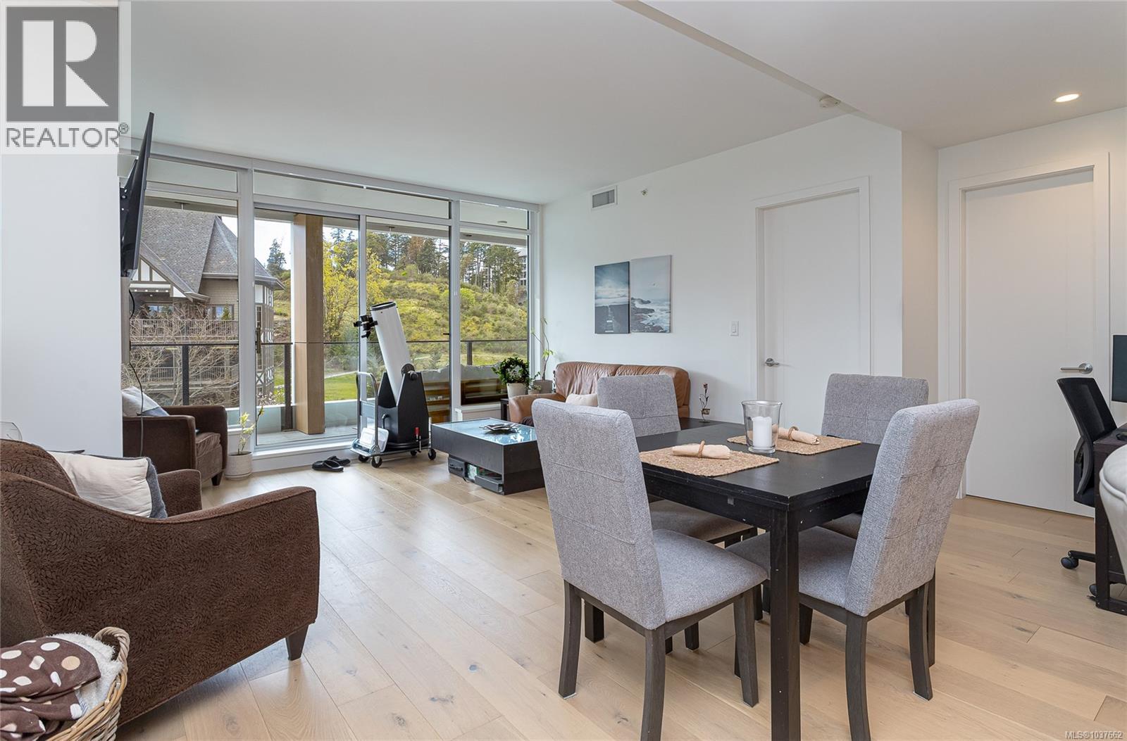803 2000 Hannington Rd, Langford