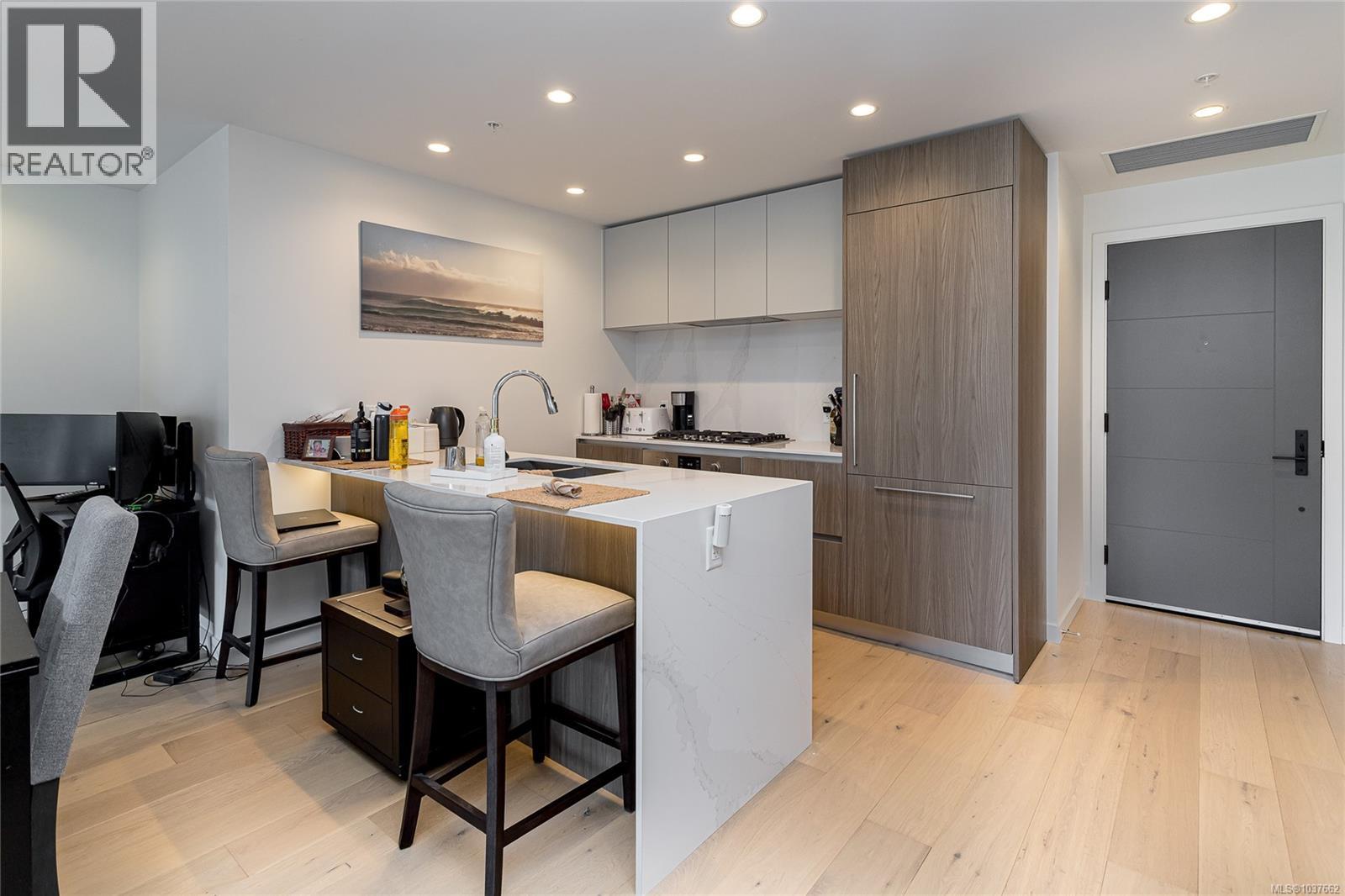 803 2000 Hannington Rd, Langford