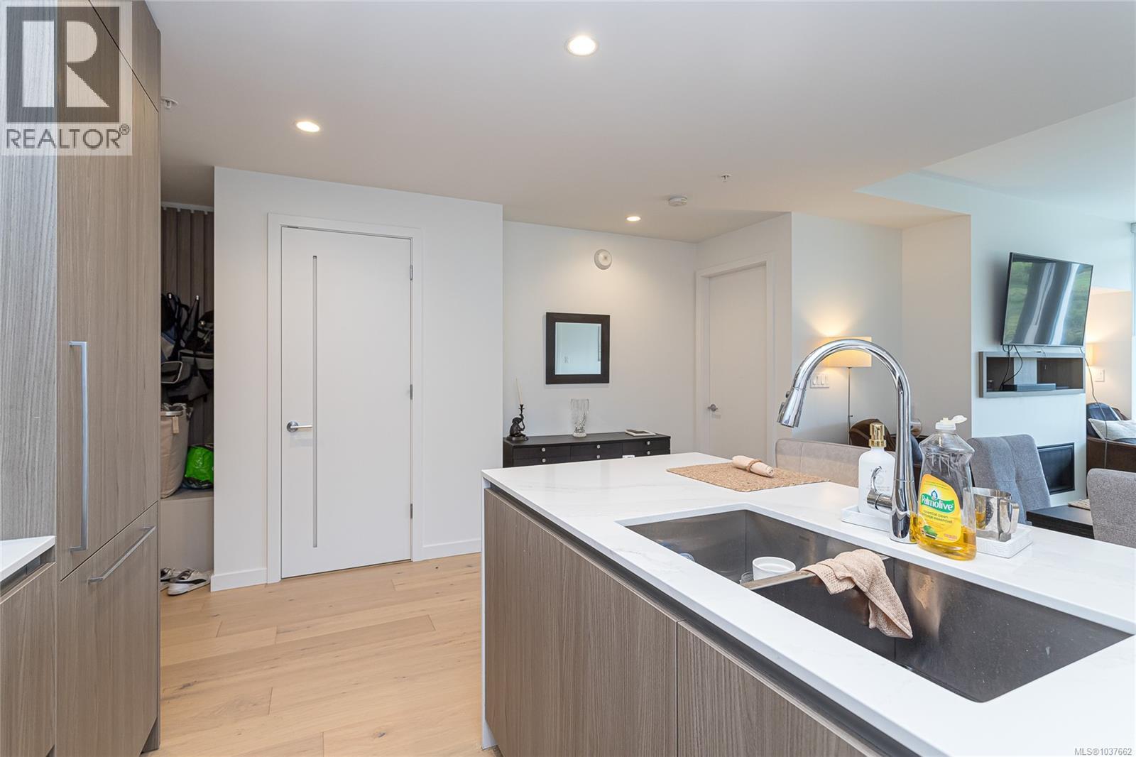 803 2000 Hannington Rd, Langford
