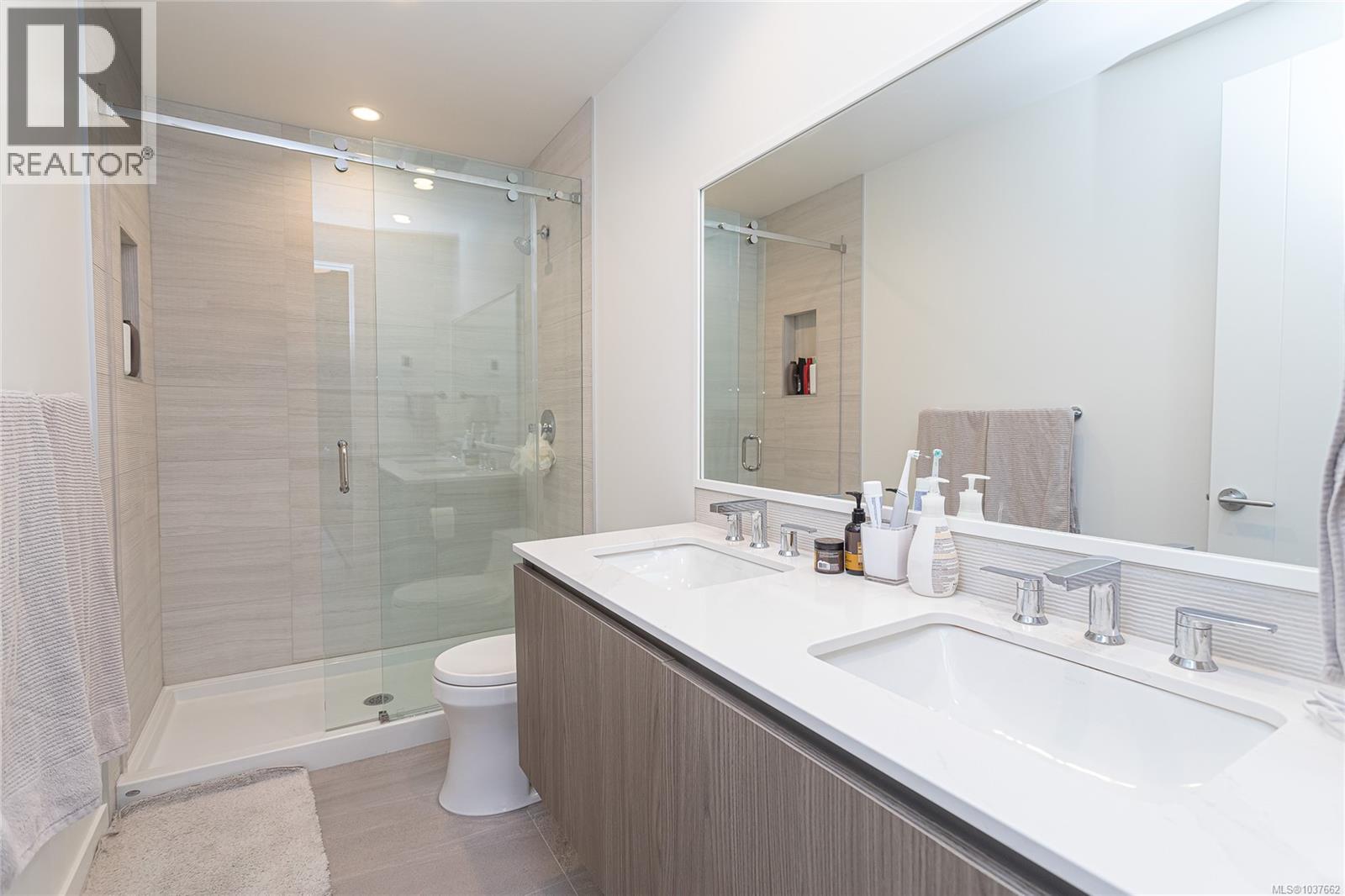 803 2000 Hannington Rd, Langford