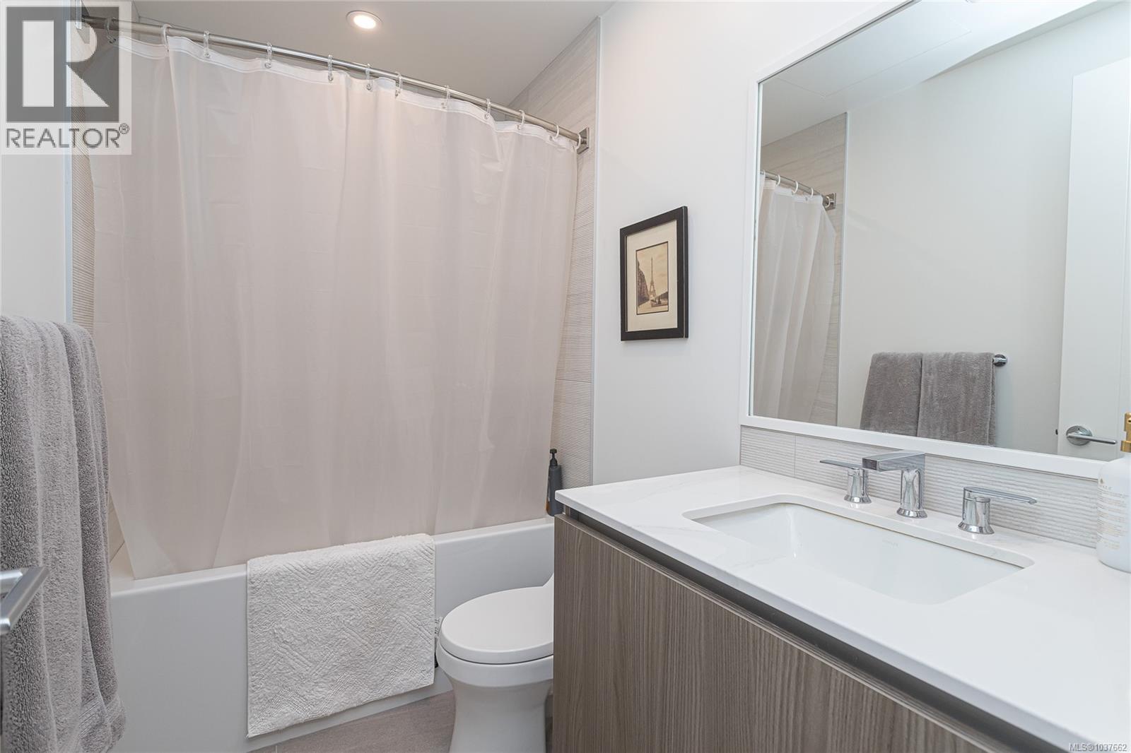 803 2000 Hannington Rd, Langford