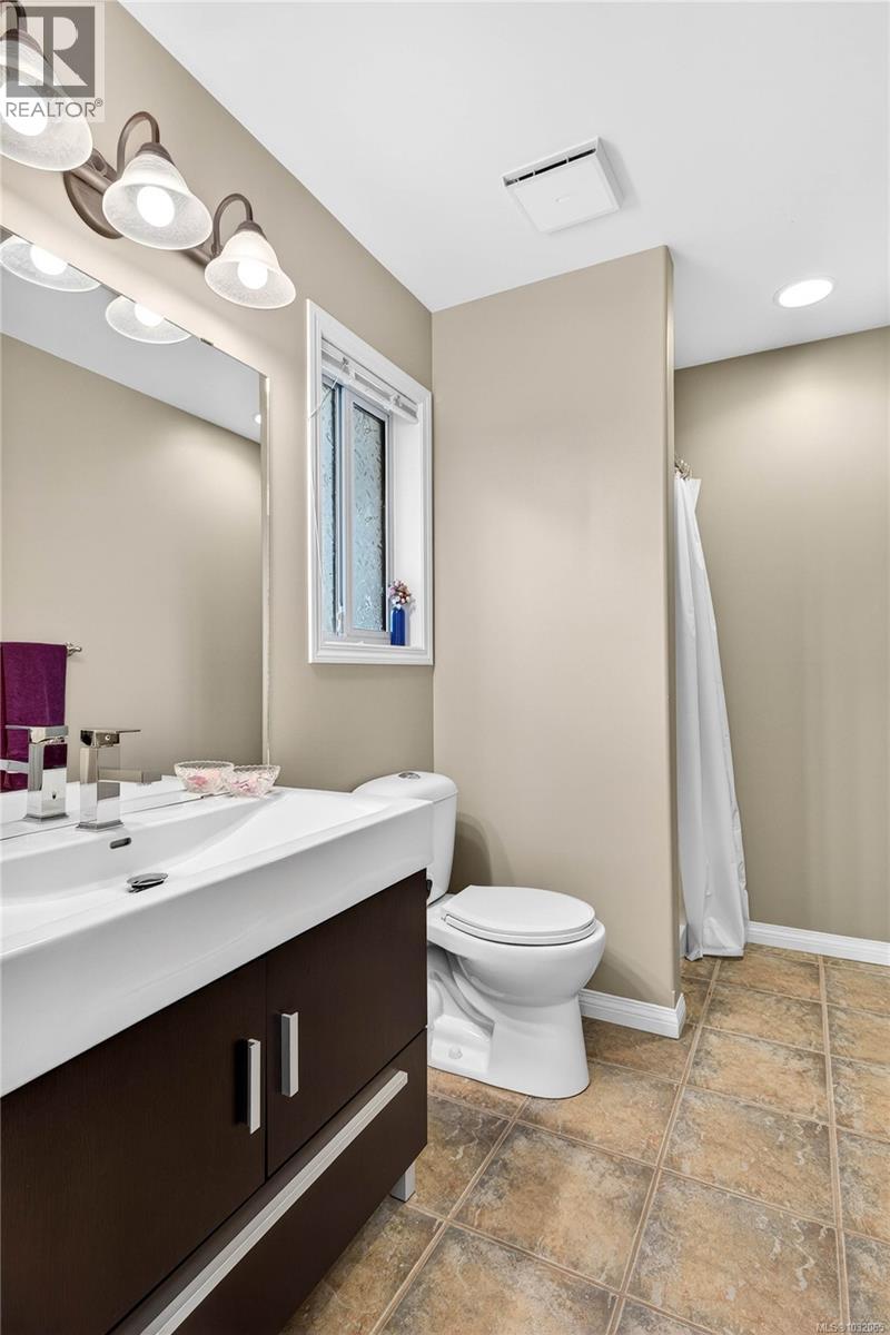 178 Elizabeth Dr - 9