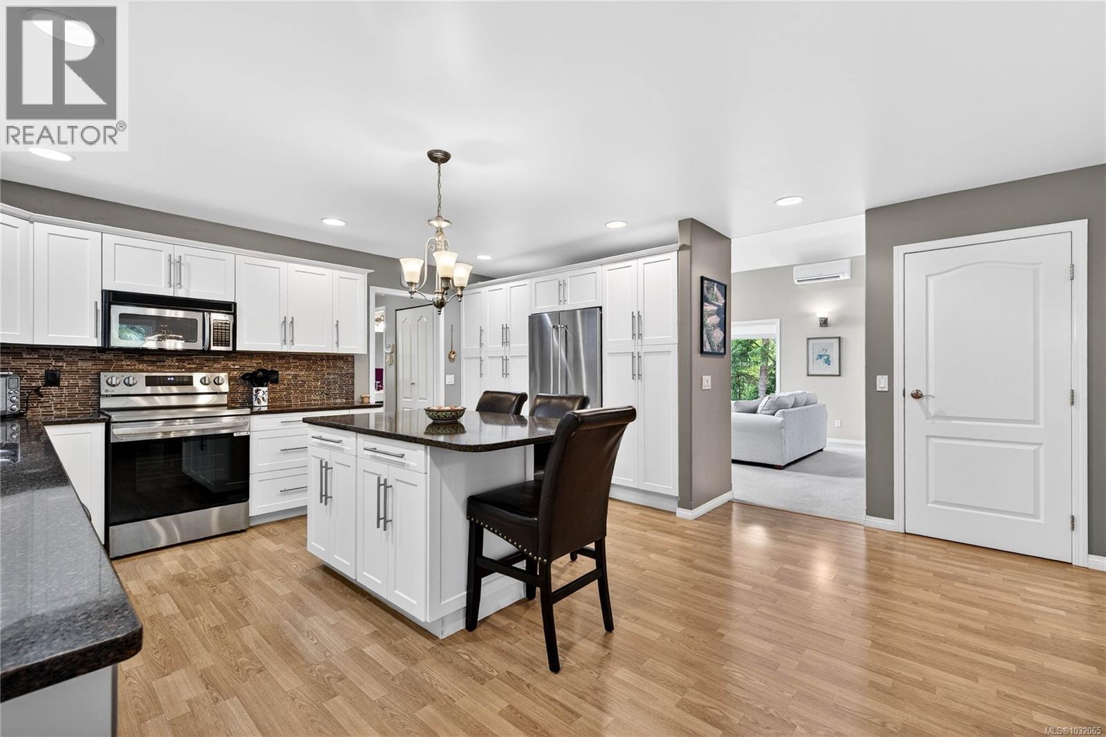 178 Elizabeth Dr - 5