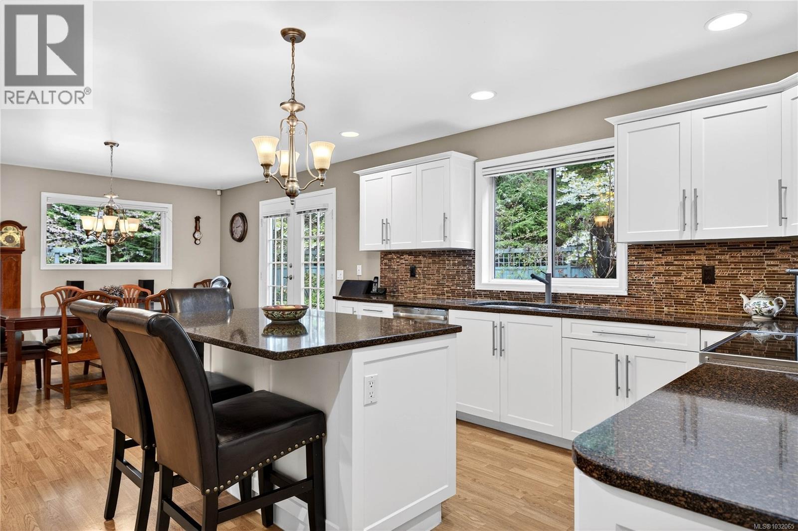 178 Elizabeth Dr - 4