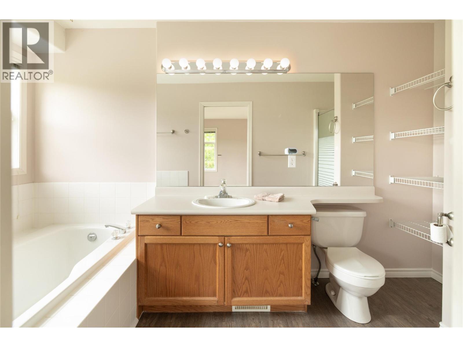 101 3825 GLEN CANYON Drive, West Kelowna