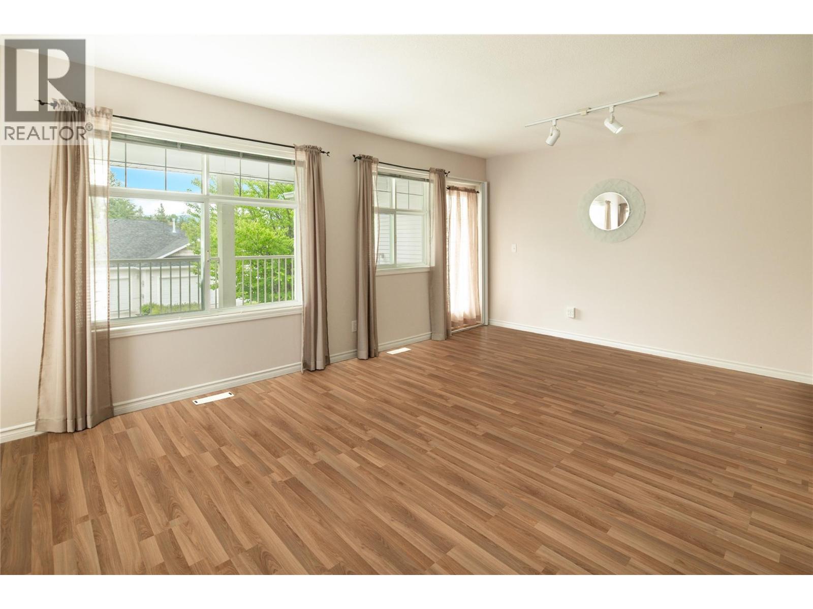 101 3825 GLEN CANYON Drive, West Kelowna