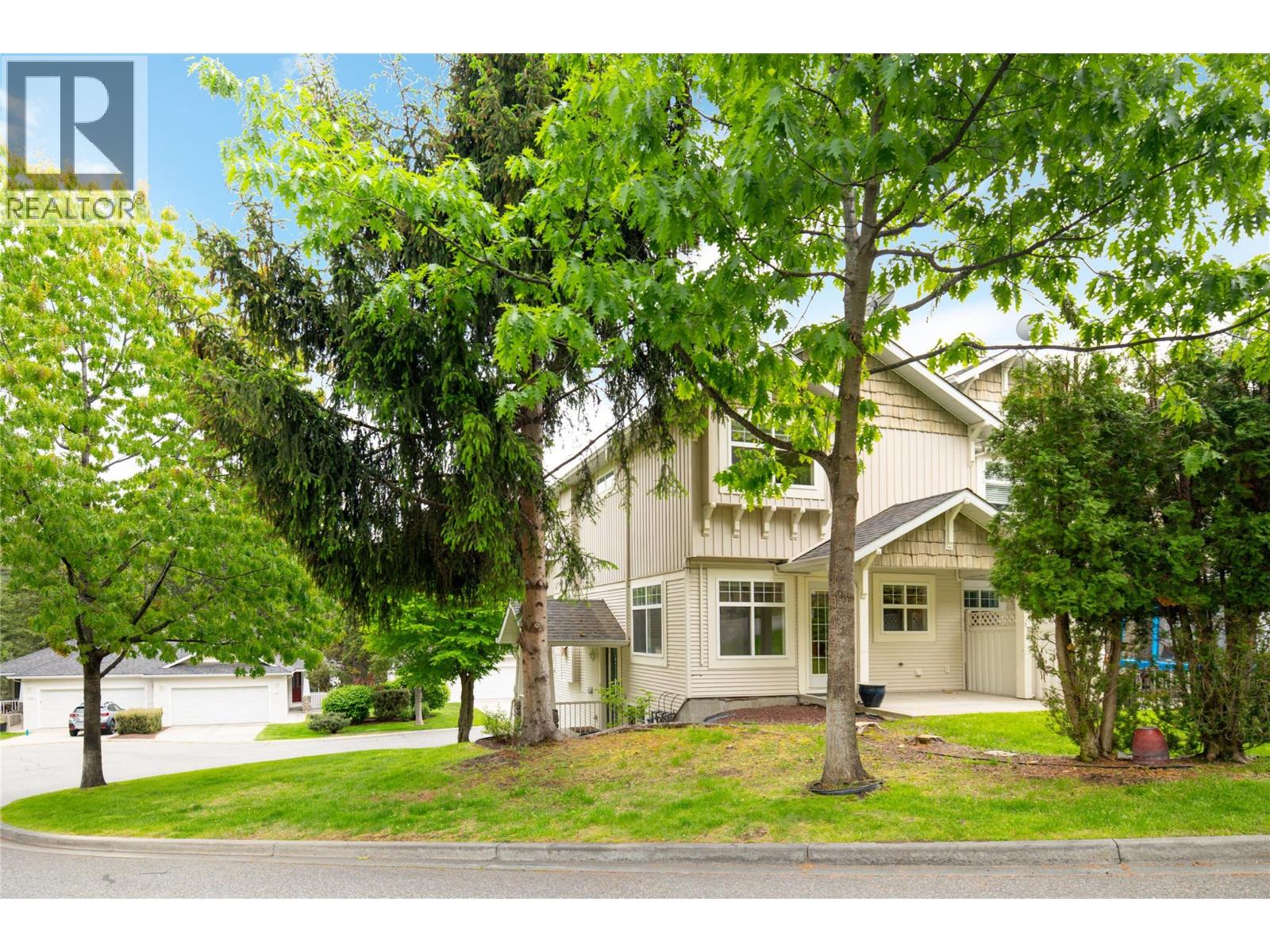 101 3825 GLEN CANYON Drive, West Kelowna