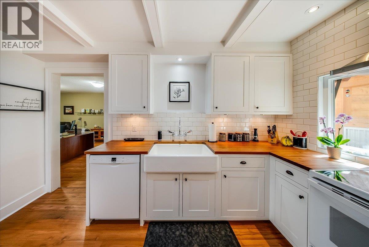 1443 Columbia Avenue - 17
