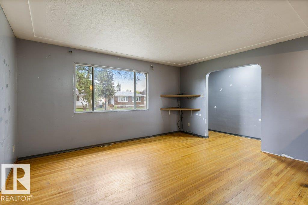 13218 116 AV NW - 10