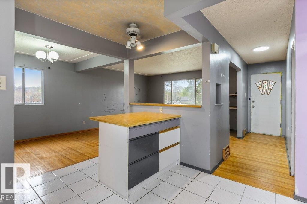 13218 116 AV NW - 14