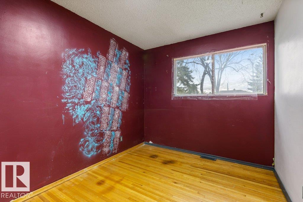 13218 116 AV NW - 16