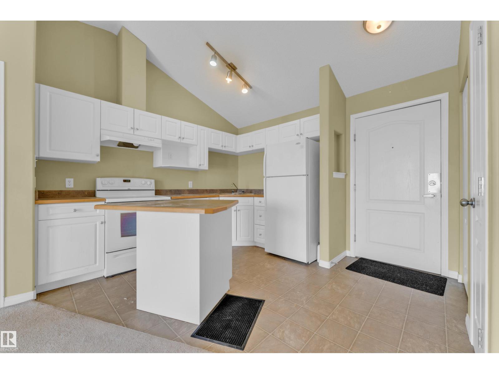 #440 3425 19 ST NW - 4