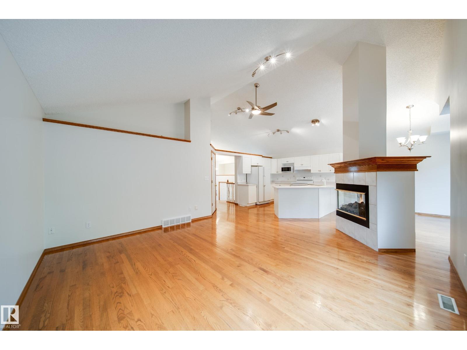 1130 116 ST NW - 8