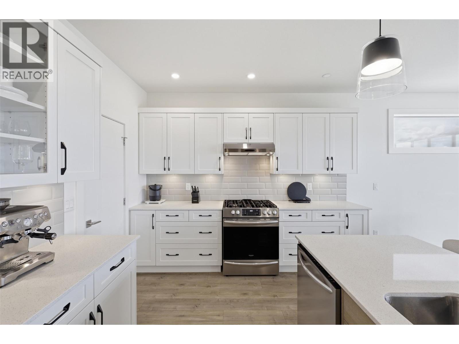 464 EDINBURGH Boulevard - 6