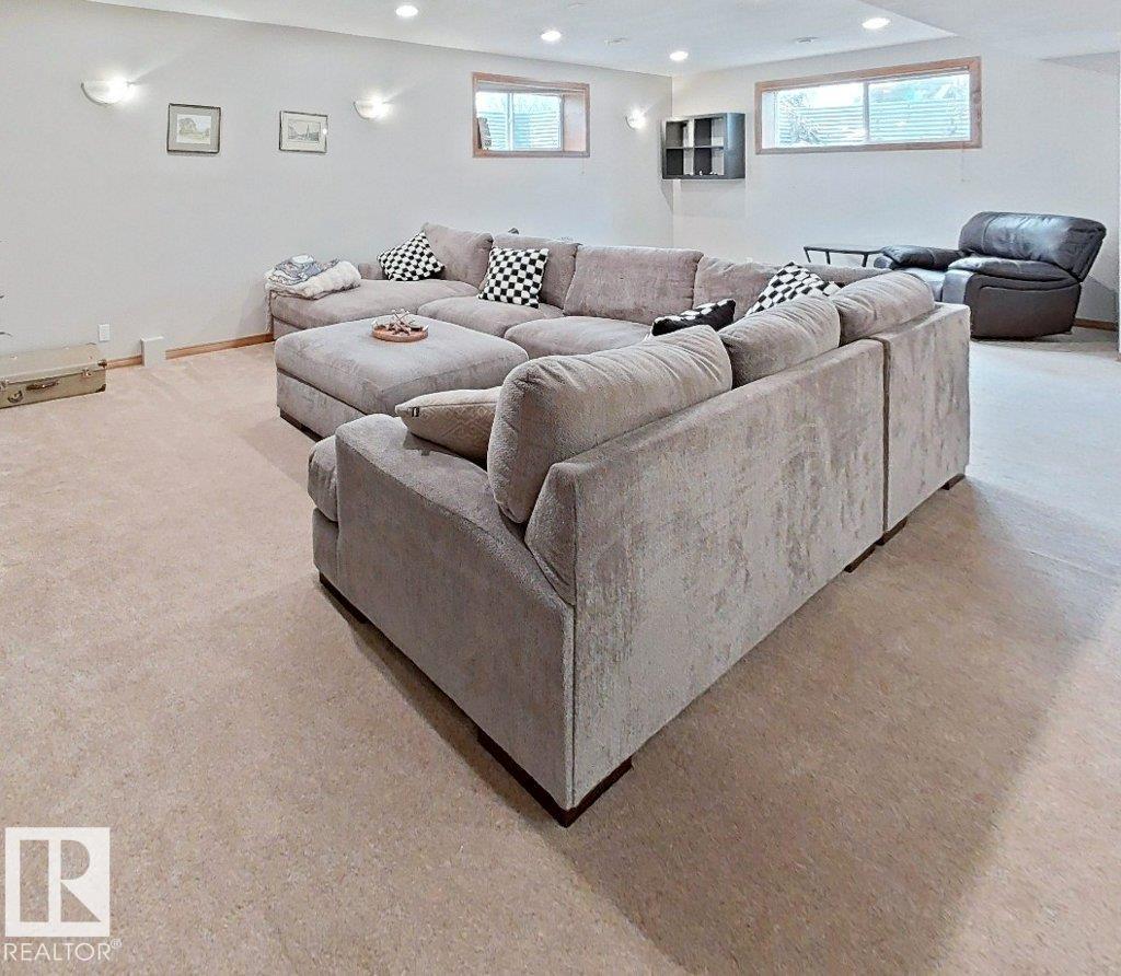 #267 53017 RANGE ROAD 223 - 34