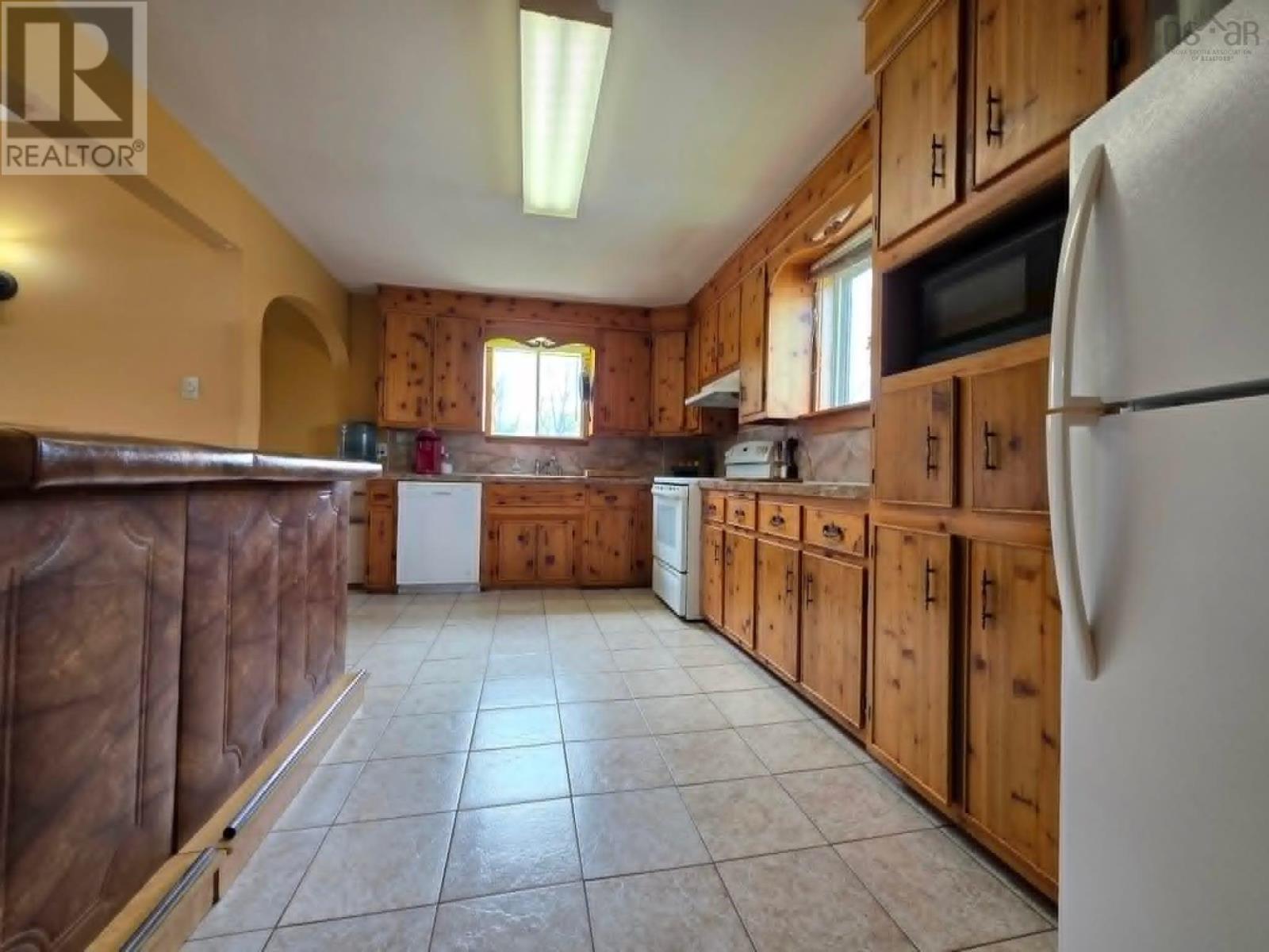 Property 25 of 44 of 12 Yorke Street