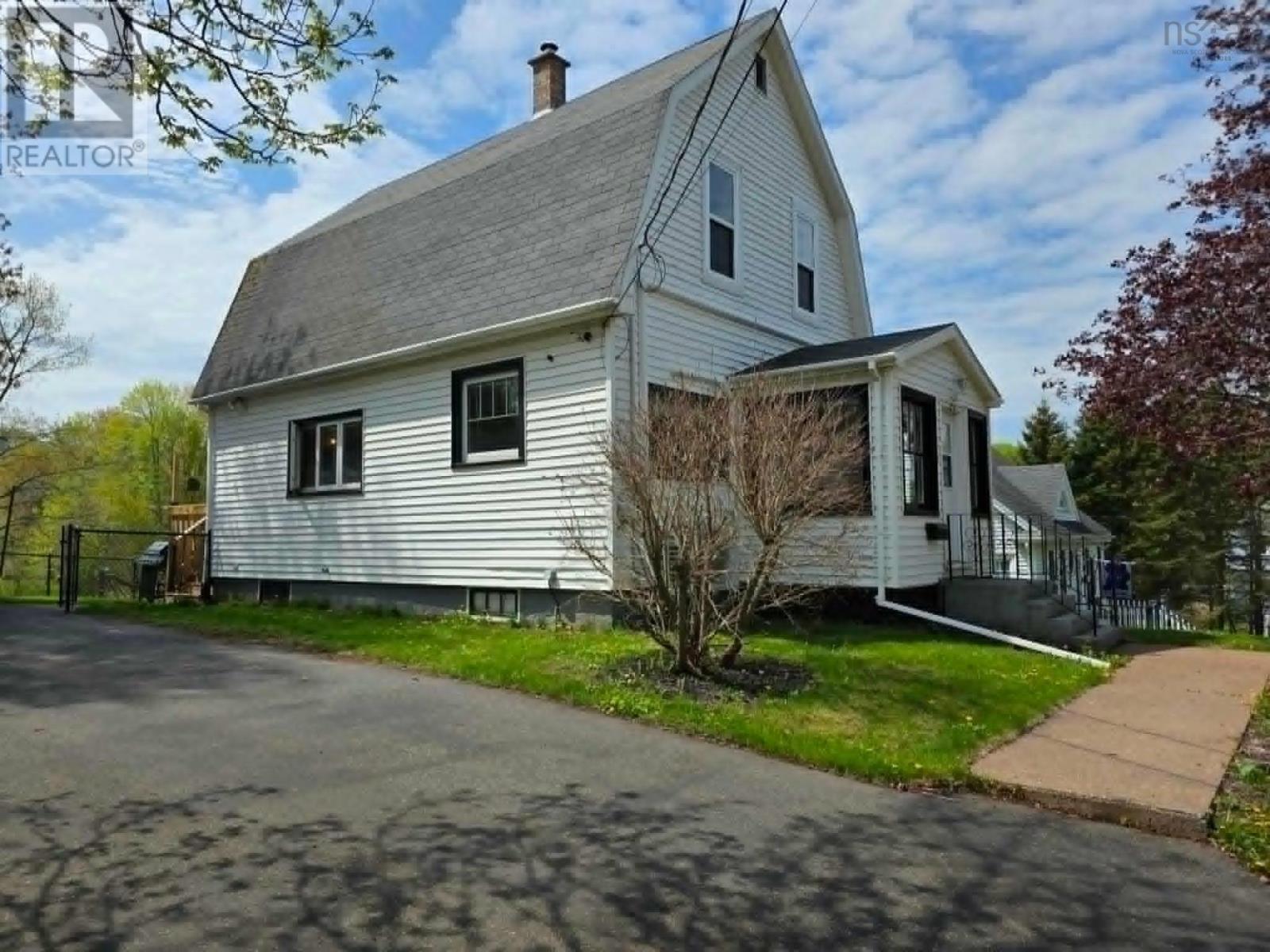 Property 32 of 44 of 12 Yorke Street