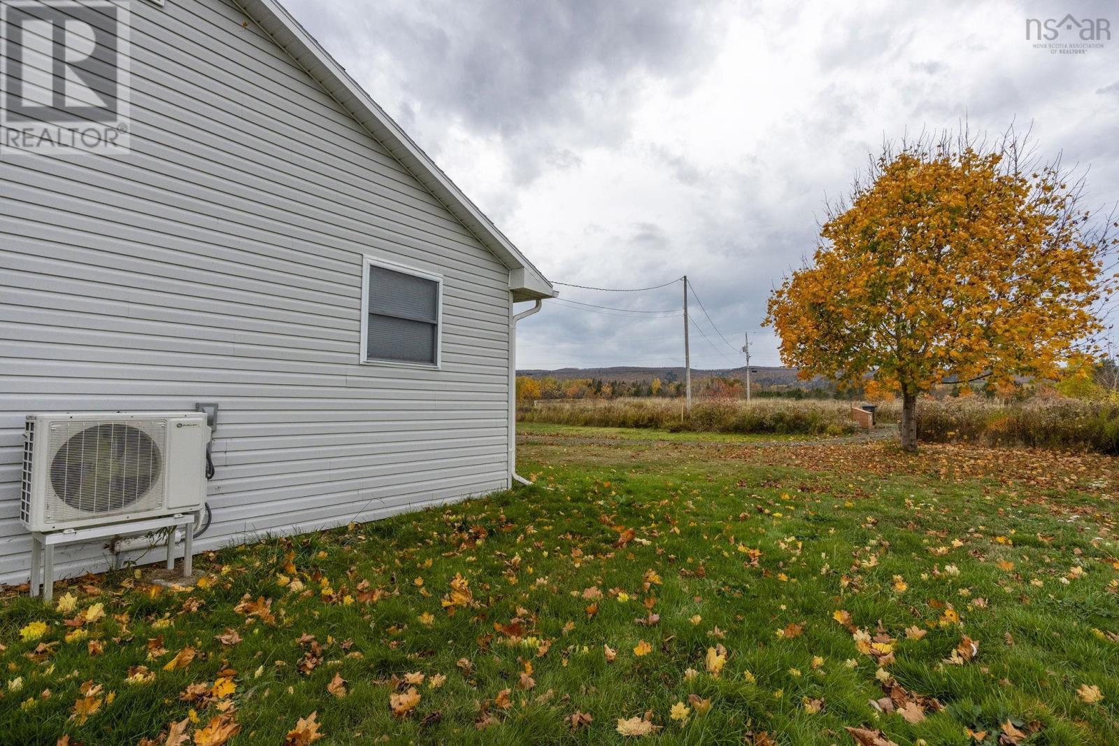 6 Hebbs Landing - 34