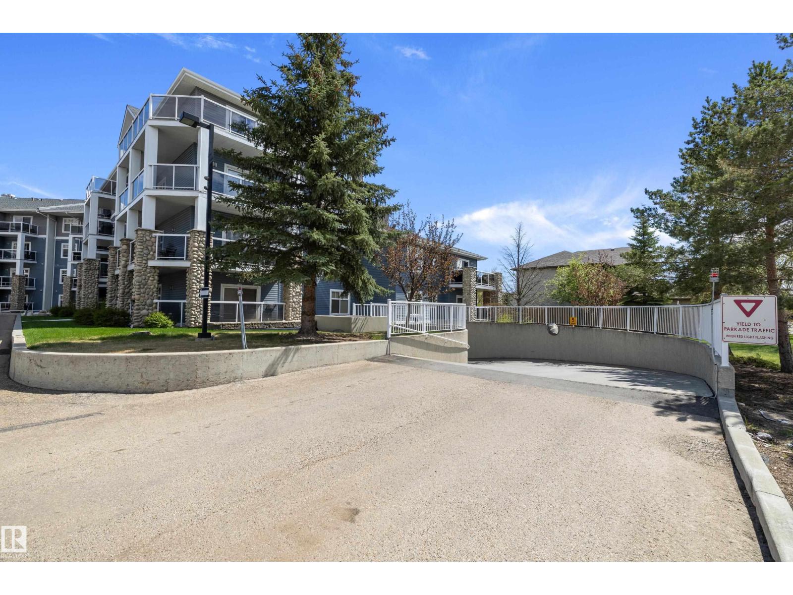#406 16035 132 ST NW - 4