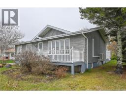 Bath (# pieces 1-6) - 286 Saint-pierre E. Boulevard, Caraquet, NB E1W1B5 Photo 8